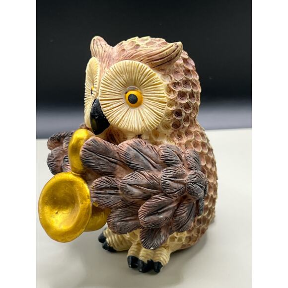 Carved Resin Owl Playing the Saxophone Cute Gift/Collectable For Your Sax Player - Picture 1 of 7